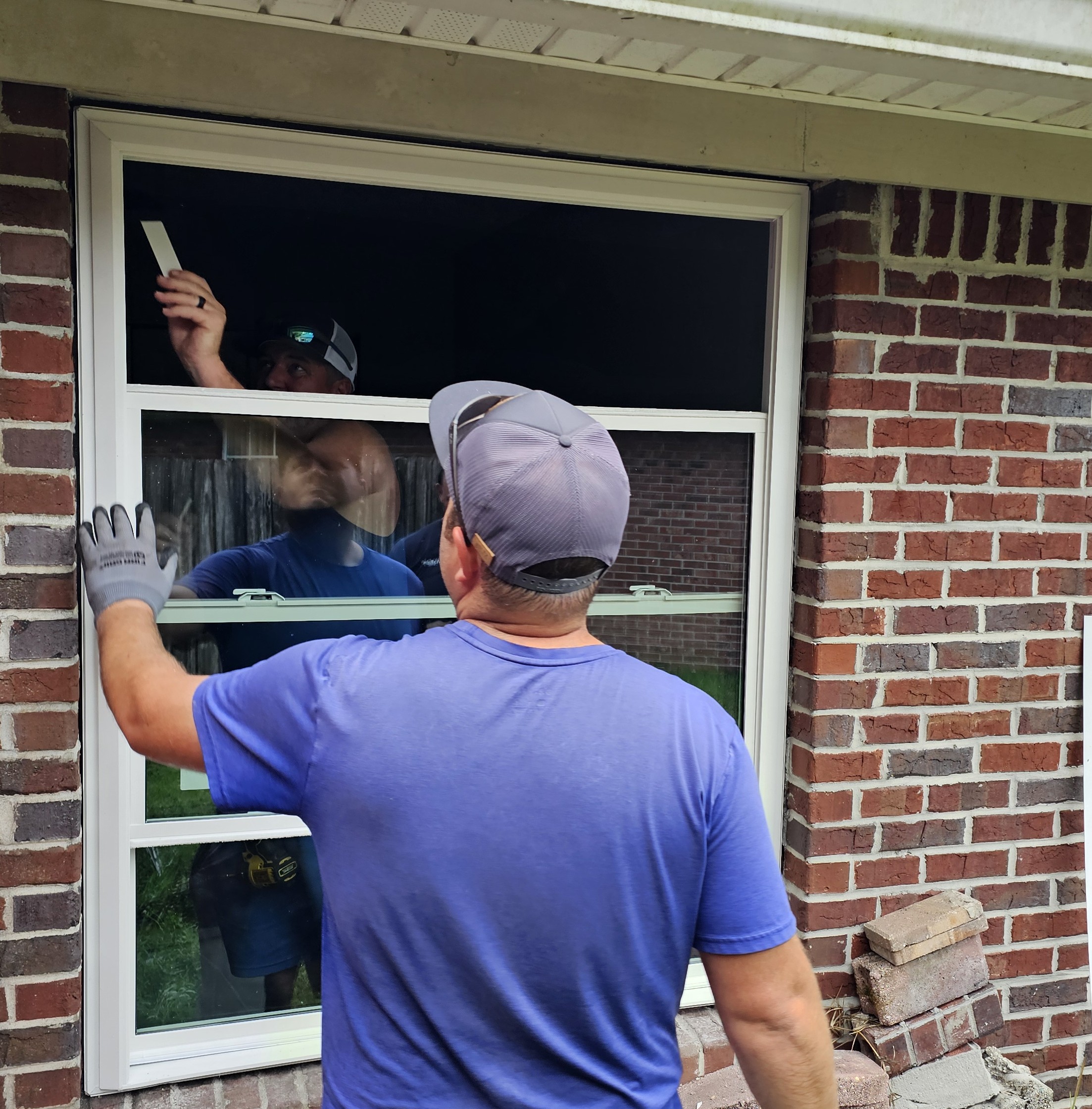 Single Hung Windows versus Double Hung Windows